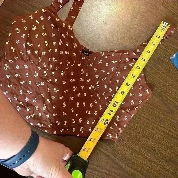 Kendall And Kylie Crop Top. Size Small.  Pull On. Roushed Back. Floral. Brown - Picture 6 of 8